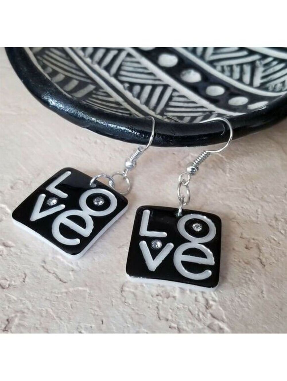 New Vintage White Black Lucite Acrylic Austrian Crystal Square Love Earring